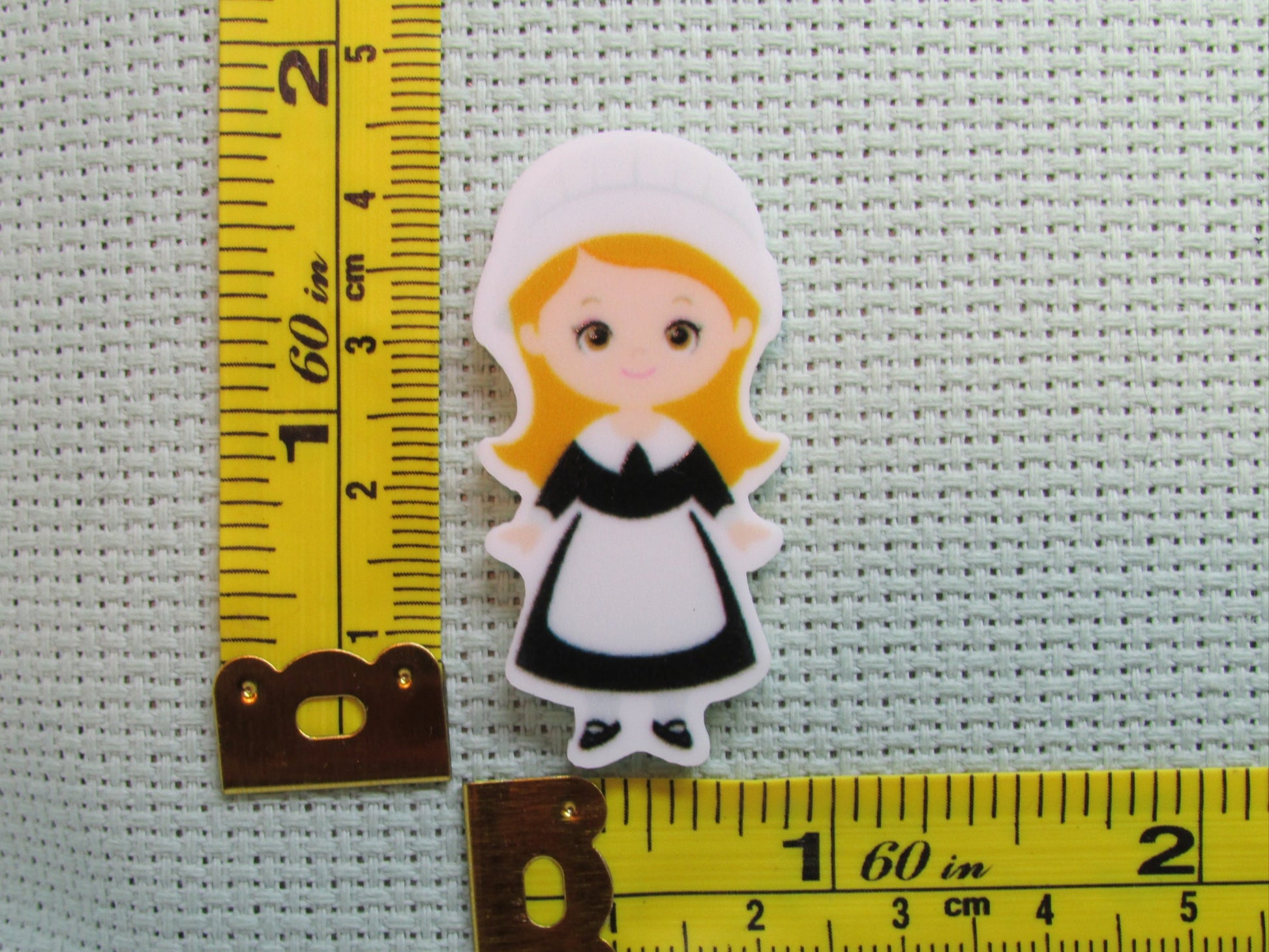 Fifth view of the Boy or Girl Pilgrim Needle Minder